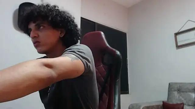 Xfire boy69 online show from 16, 10, 2025