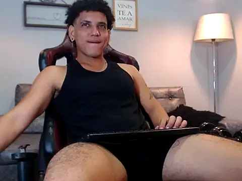 Xfire boy69 online show from 23, 11, 2025