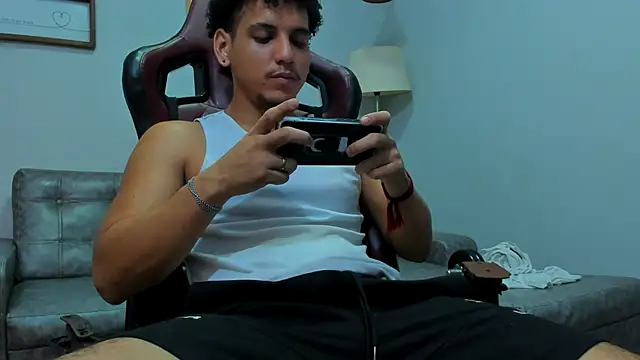 Xfire boy69 online show from 18, 12, 2025