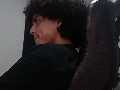 Xfire boy69 online show from 22, 10, 2025