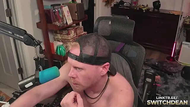 Snapshot of twunkdean chatting on 17, 12, 2025 twunkdean online show from 17, 12, 2025