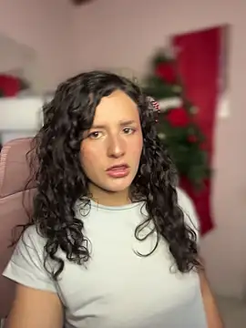 Dannaa Lovs online show from 4, 12, 2025