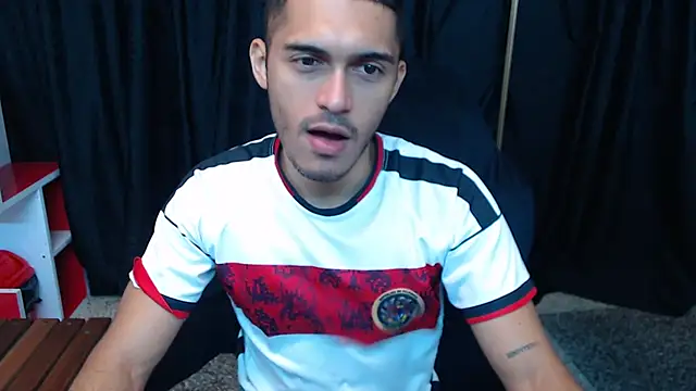 Snapshot of Derek_Storm_ chatting on 21, 11, 2025 Derek Storm online show from 21, 11, 2025