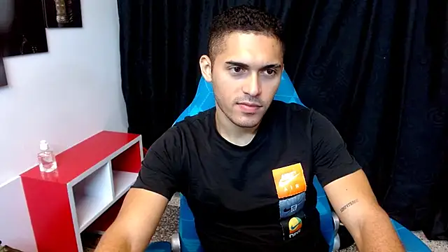 Snapshot of Derek_Storm_ chatting on 21, 12, 2025 Derek Storm online show from 21, 12, 2025