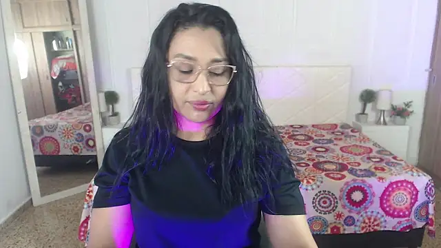 IvyShine7 online show from 2, 4, 2026