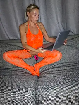 Bellarose xx online show from 16, 9, 2025