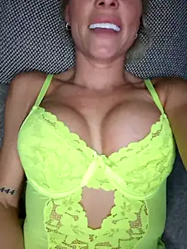 Bellarose xx online show from 3, 12, 2025