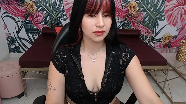 Nina harper  online show from 15, 9, 2025