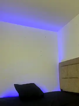 EmilyNoir1 online show from 18, 11, 2025