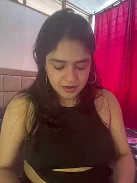 Snapshot of EmilyNoir1 chatting on 3, 6, 2026 EmilyNoir1 online show from 3, 6, 2026