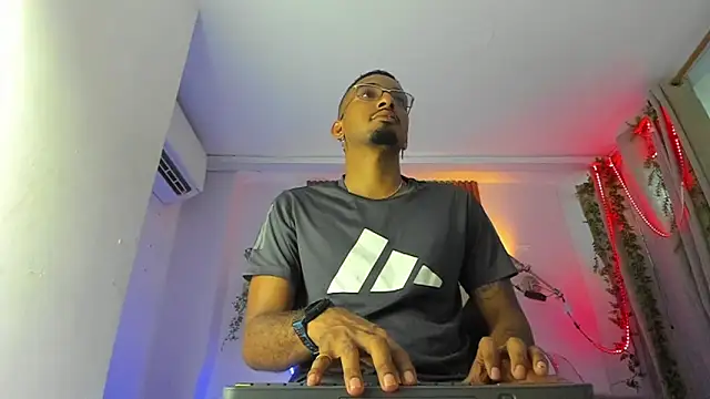 Darwin mayo online show from 7, 4, 2026