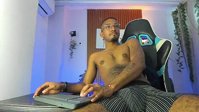 Darwin mayo online show from 31, 3, 2026