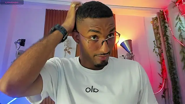 Darwin mayo online show from 18, 3, 2026