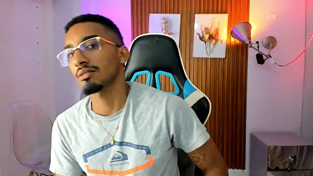 Darwin mayo online show from 8, 10, 2025