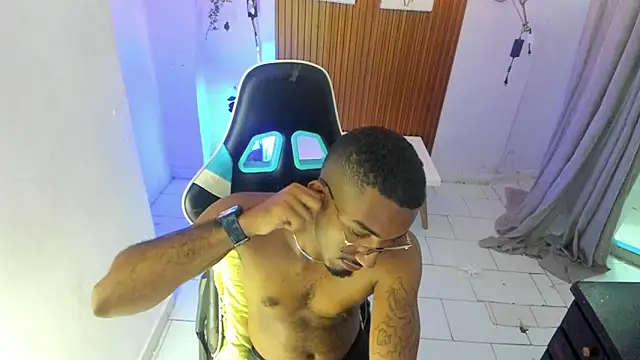 Darwin mayo online show from 20, 4, 2026