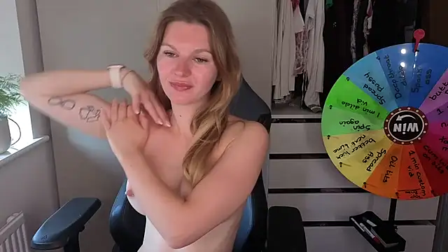Snapshot of Lilly-Luscious chatting on 25, 5, 2026 Lilly-Luscious online show from 25, 5, 2026