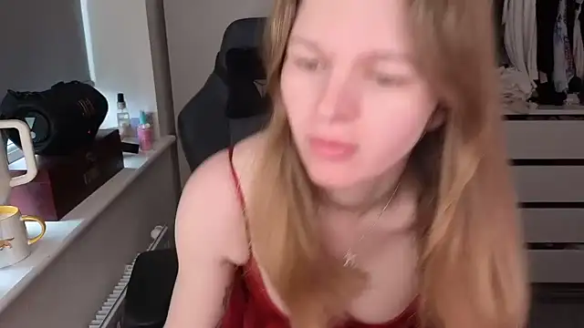 Snapshot of Lilly-Luscious chatting on 28, 2, 2026 Lilly-Luscious online show from 28, 2, 2026