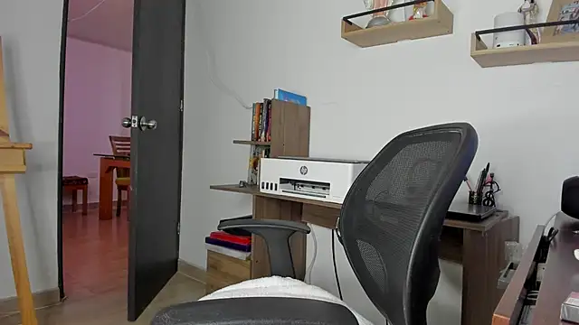 Snapshot of lady_sophie chatting on 20, 9, 2025 lady sophie online show from 20, 9, 2025