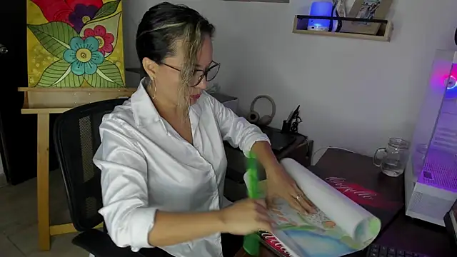 Snapshot of lady_sophie chatting on 25, 9, 2025 lady sophie online show from 25, 9, 2025