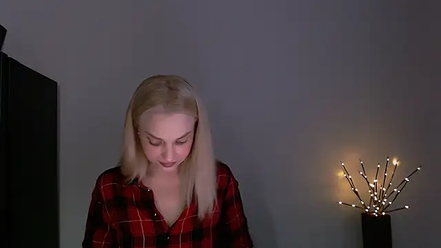 Snapshot of Lia_noo_regrets chatting on 6, 7, 2026 Lia noo regrets online show from 6, 7, 2026