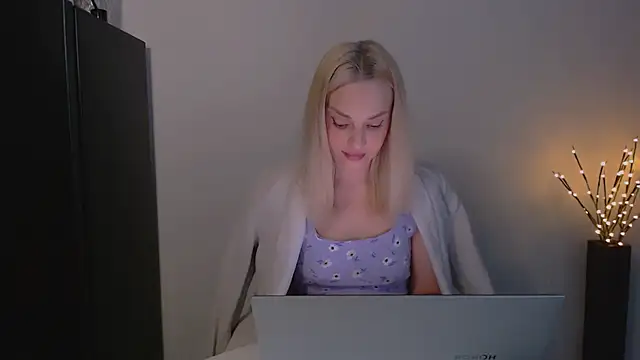 Snapshot of Lia_noo_regrets chatting on 8, 5, 2026 Lia noo regrets online show from 8, 5, 2026