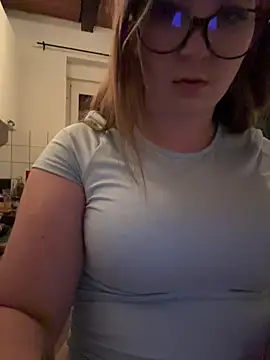 SweetTeenGirl online show from 8, 11, 2025