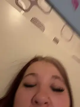 SweetTeenGirl online show from 16, 3, 2026