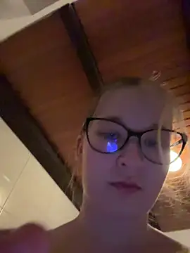 SweetTeenGirl online show from 18, 11, 2025