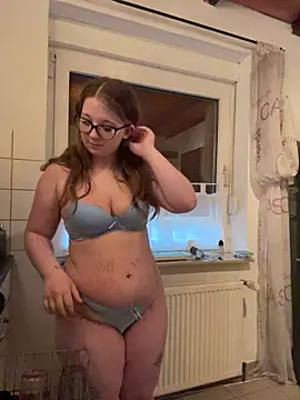 SweetTeenGirl online show from 9, 11, 2025