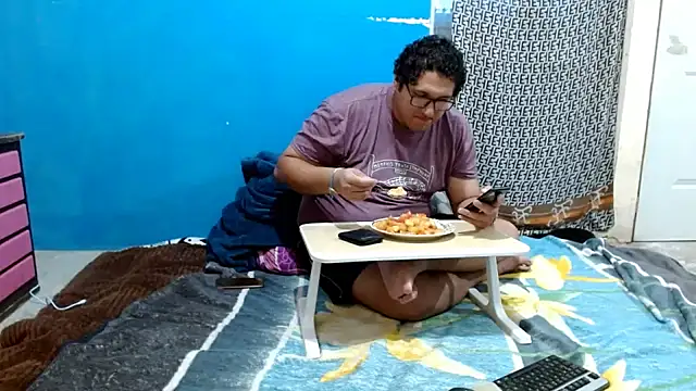 Snapshot of MeisanPaul chatting on 21, 6, 2026 MeisanPaul online show from 21, 6, 2026