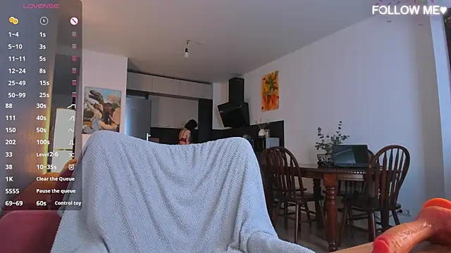 MilkyDana online show from 10, 4, 2026