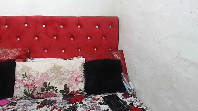 Snapshot of GoldSnowXxX chatting on 15, 11, 2025 GoldSnowXxX online show from 15, 11, 2025