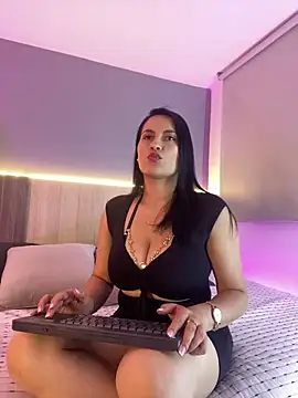 Atenea Clerk online show from 15, 4, 2026