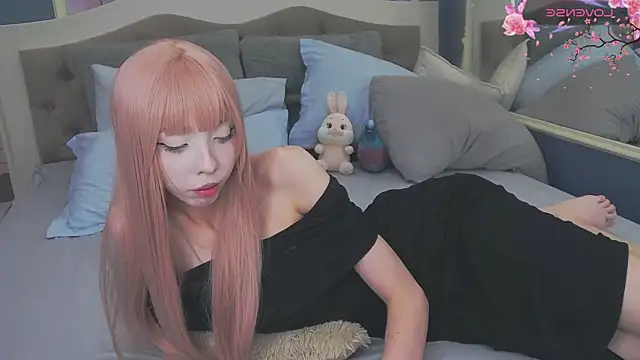 Evelyn Neal online show from 17, 11, 2025