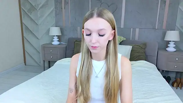 KellyBradford online show from 9, 9, 2025