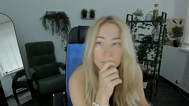 AstraMonroe online show from 6, 4, 2026