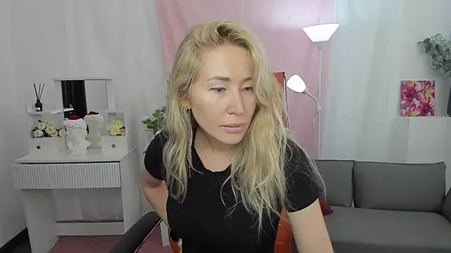 AstraMonroe online show from 17, 4, 2026