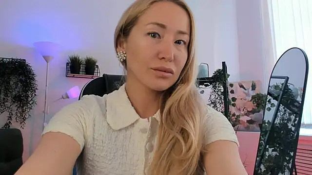AstraMonroe online show from 1, 5, 2026