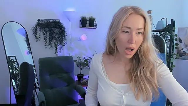 AstraMonroe online show from 6, 5, 2026