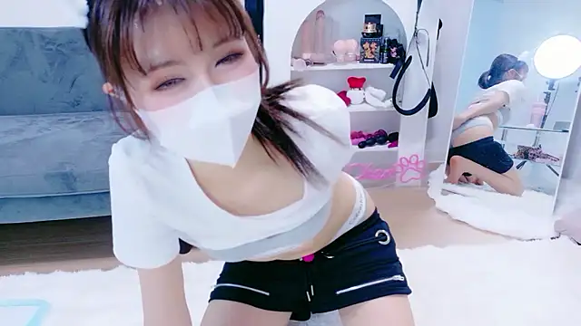 -Nyanko-chan- online show from 2, 6, 2026