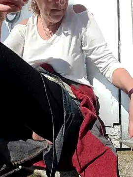 HotWifeLyn68 online show from 25, 2, 2026