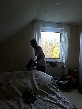 HotWifeLyn68 online show from 10, 11, 2025