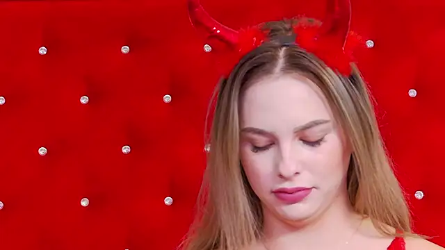 Ellsa Jean  online show from 30, 10, 2025