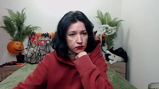 Snapshot of CameronEnns chatting on 28, 10, 2025 CameronEnns online show from 28, 10, 2025