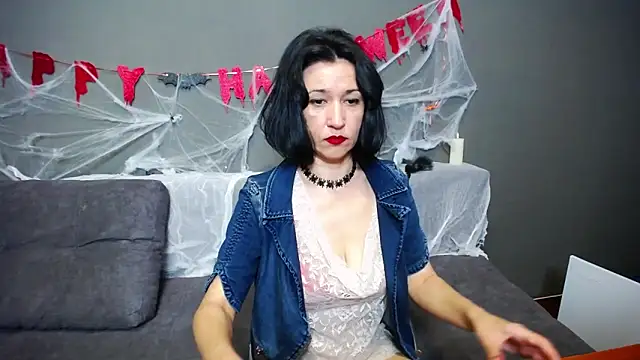 Snapshot of CameronEnns chatting on 25, 10, 2025 CameronEnns online show from 25, 10, 2025