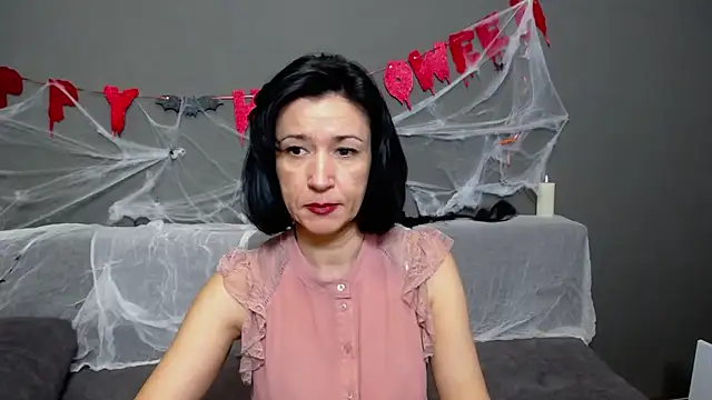 Snapshot of CameronEnns chatting on 23, 10, 2025 CameronEnns online show from 23, 10, 2025