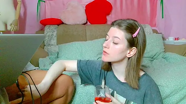 Marinaxmonroe online show from 7, 5, 2026