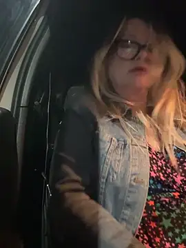 SuzieSub online show from 29, 3, 2026