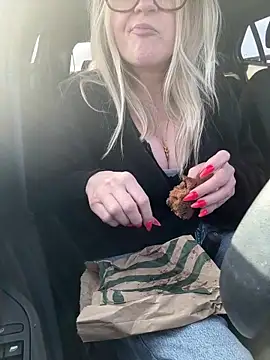 SuzieSub online show from 27, 2, 2026