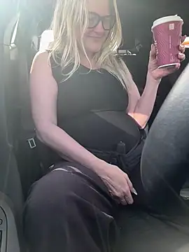 SuzieSub online show from 27, 3, 2026